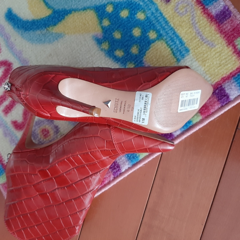 Red Boots - Picture 2 of 4